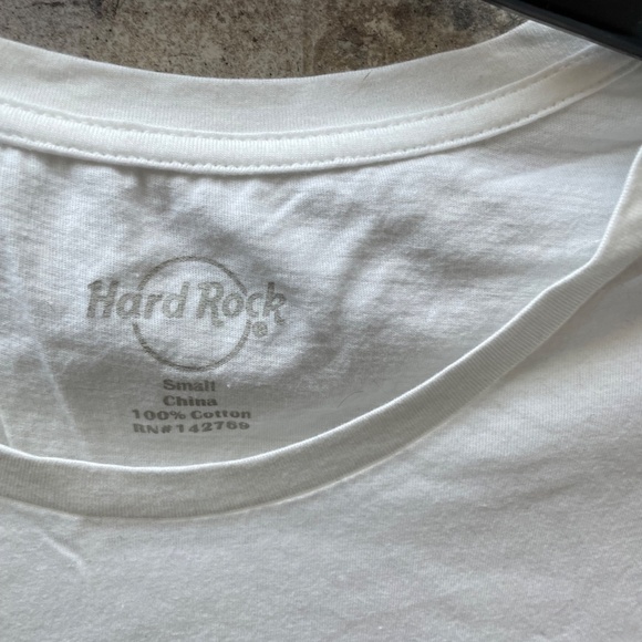 ❤️ HARD ROCK CAFE WHITE GRAPHIC FLAG SHORT SLEEVE TOP SIZE SMALL - Picture 2 of 3
